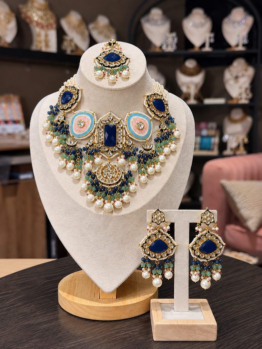 Inaya Necklace Set